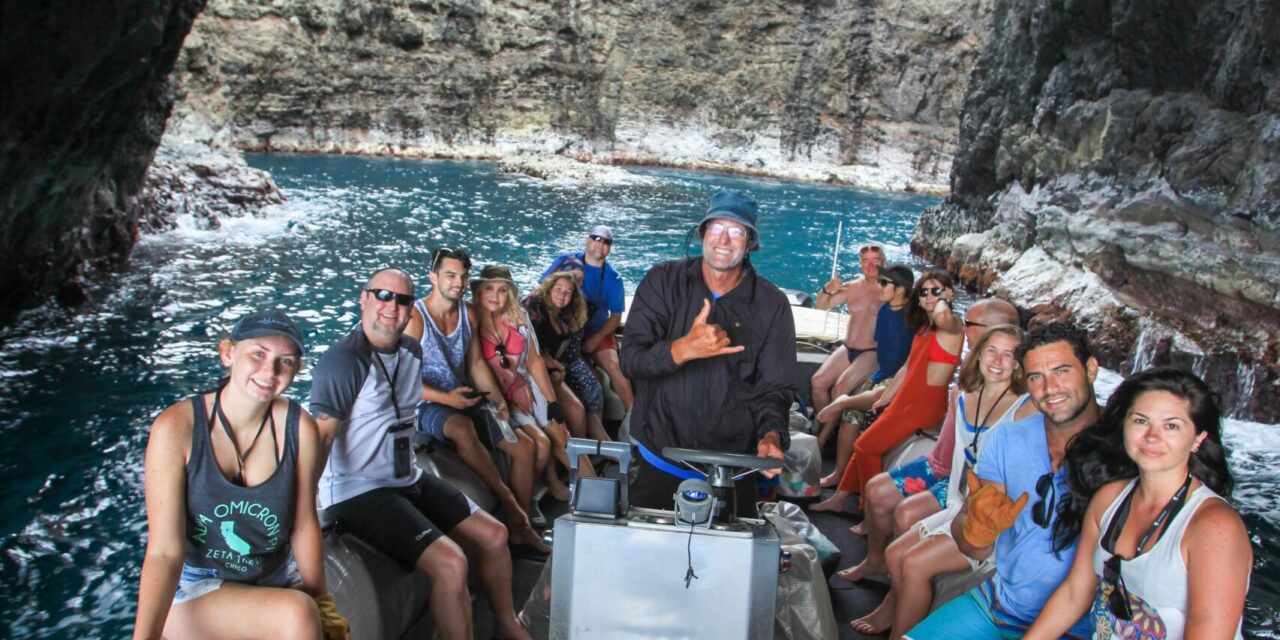 Catamaran vs. Raft: Which Na Pali Coast Boat Tour Is Best?